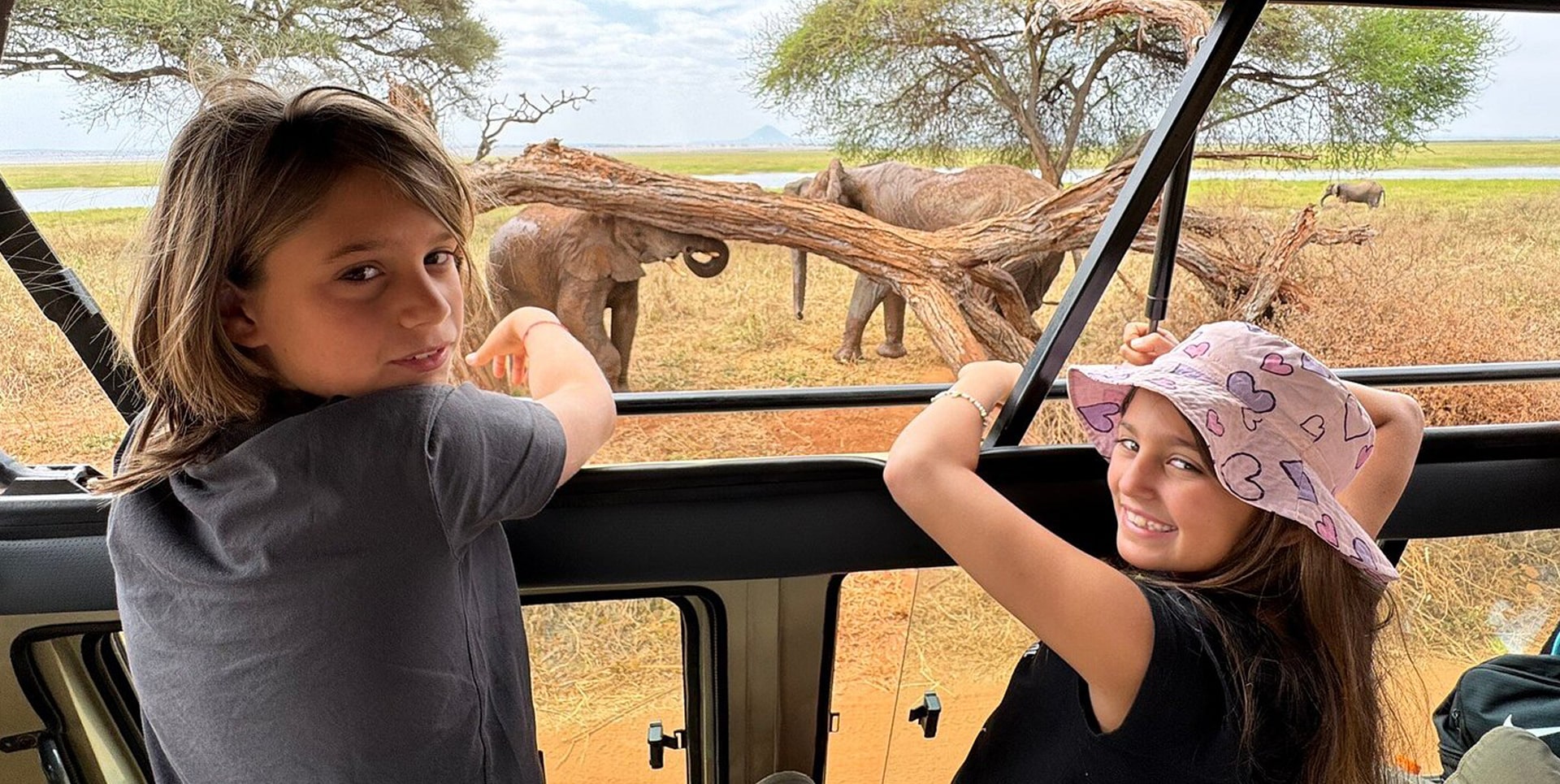 Tanzania con bambini durante un safari nel Tarangire